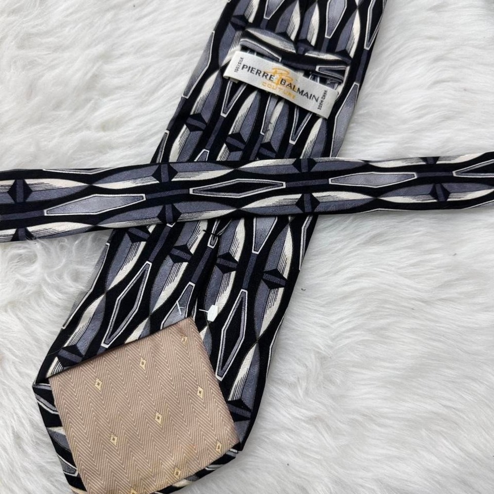 Beautiful and Classy Pierre Balmain Couture Tie - Black and Gray Geometric Tie